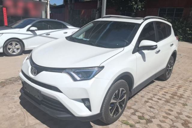 Used Toyota RAV4 2018 2.0L CVT Two-Wheel Drive Fashion X Edition