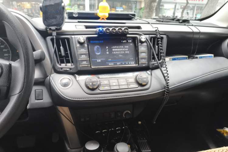 Used Toyota RAV4 2018 2.0L CVT Two-Wheel Drive Fashion X Edition Audio And AC Panel