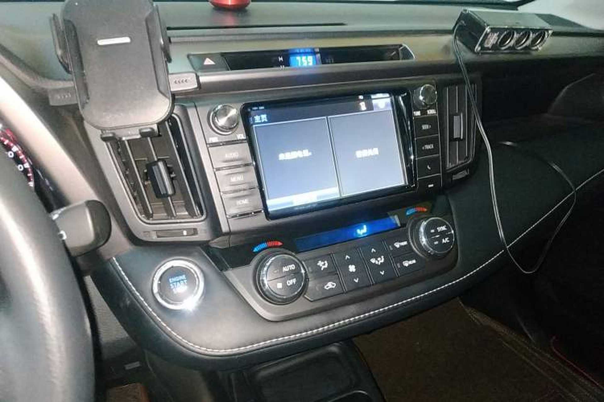 Used Toyota RAV4 2018 2.5L Automatic 4x4 Elite i Edition Audio And AC Panel