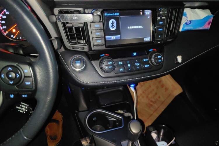 Used Toyota RAV4 2018 2.5L Automatic 4x4 Elite i Edition Audio And AC Panel