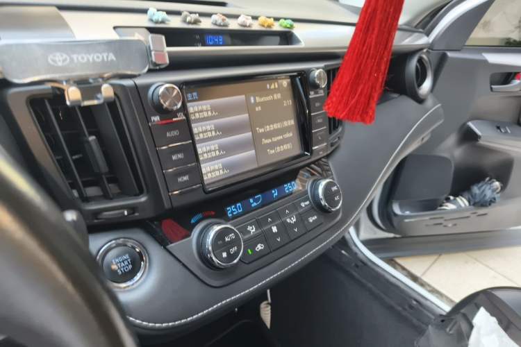 Used Toyota RAV4 2018 2.5L Automatic 4x4 Elite i Edition Audio And AC Panel