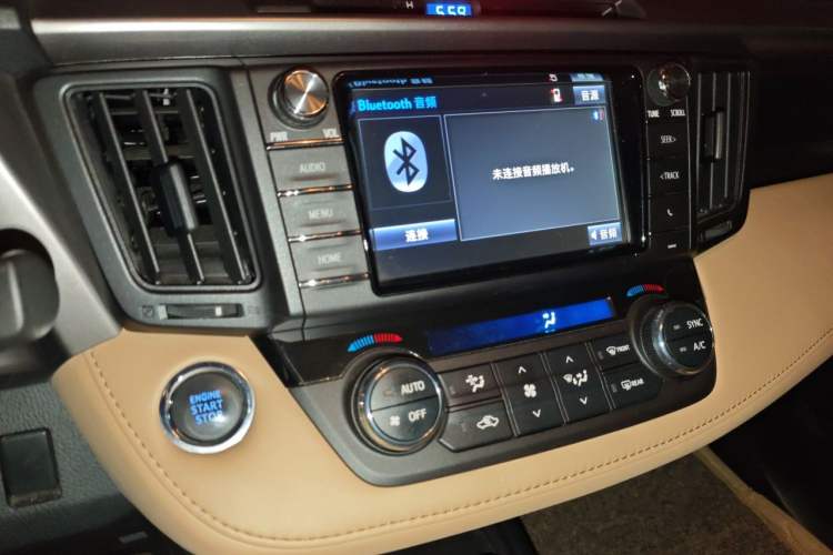 Used Toyota RAV4 2018 2.0L CVT Two-Wheel Drive Fashion X Edition Audio And AC Panel