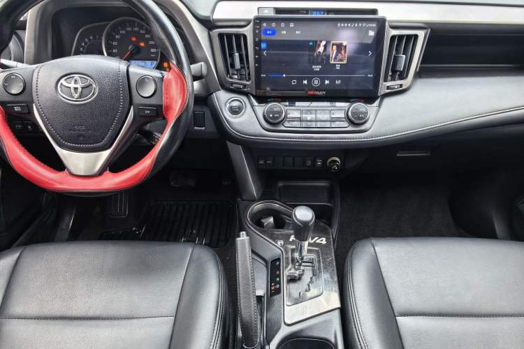 Used Toyota RAV4 2018 2.0L CVT Two-Wheel Drive Fashion X Edition Audio And AC Panel