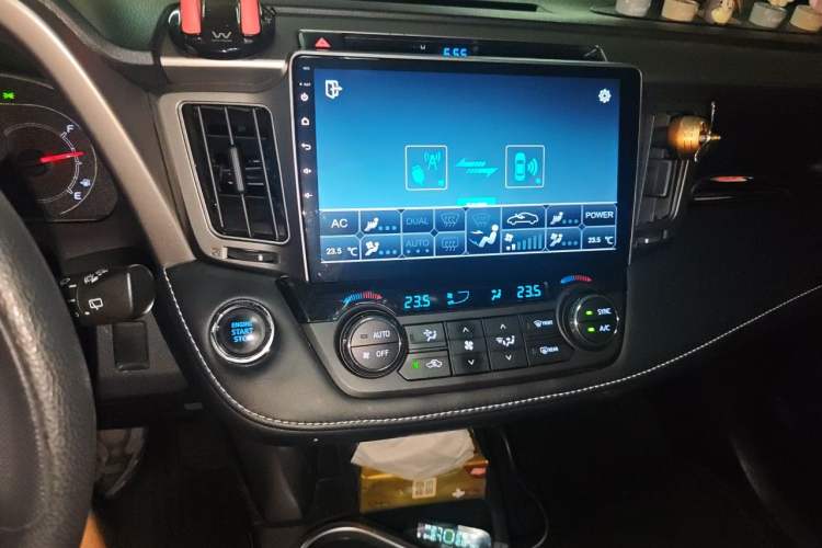 Used Toyota RAV4 2018 2.0L CVT Two-Wheel Drive Fashion X Edition Audio And AC Panel