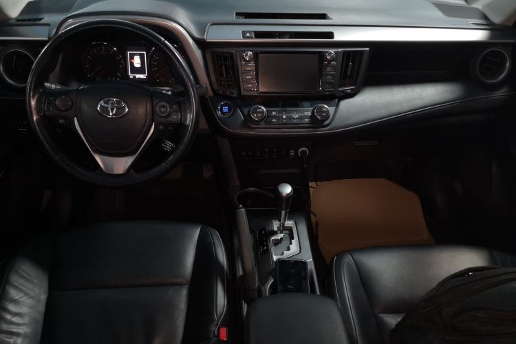 Used Toyota RAV4 2018 2.5L Automatic 4x4 Elite i Edition Center Console