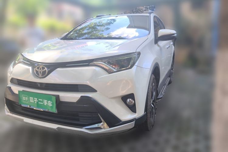 Ojetý Toyota RAV4 2018 2.0L CVT Two-Wheel Drive Fashion X Edition Guazi used car, China used car export, Used car for sale, Used cars, Cheapest cars for sale