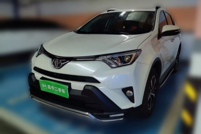 Used Toyota RAV4 2018 2.0L CVT Two-Wheel Drive Fashion X Edition