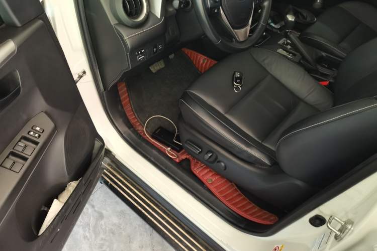 Used Toyota RAV4 2018 2.5L Automatic 4x4 Elite i Edition Driver Seat