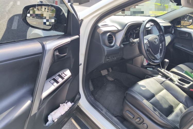 Used Toyota RAV4 2018 2.5L Automatic 4x4 Elite i Edition Driver Seat