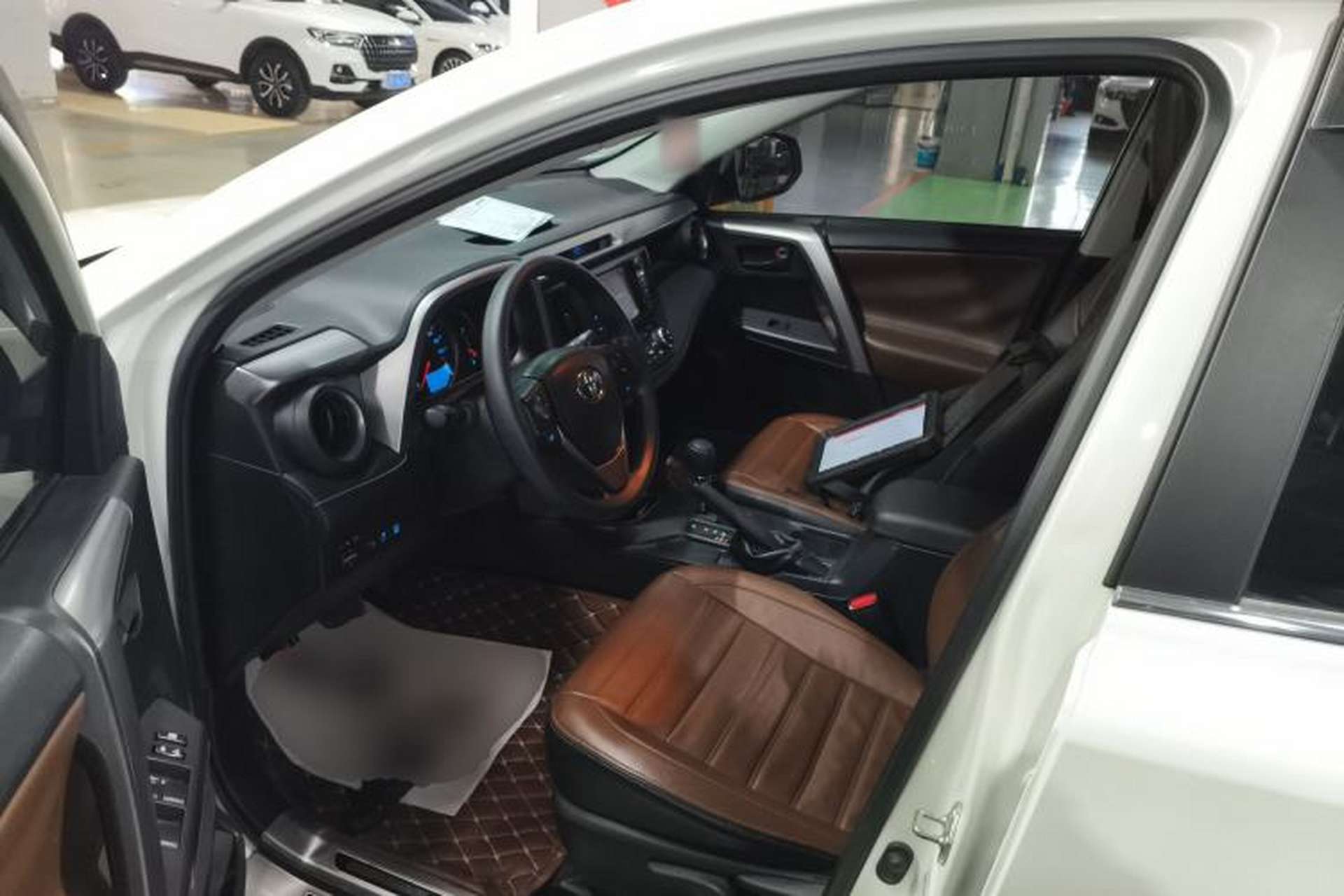 Used Toyota RAV4 2018 2.0L CVT Two-Wheel Drive Fashion X Edition Driver Seat