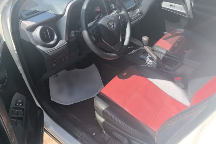 Used Toyota RAV4 2018 2.0L CVT Two-Wheel Drive Fashion X Edition Driver Seat