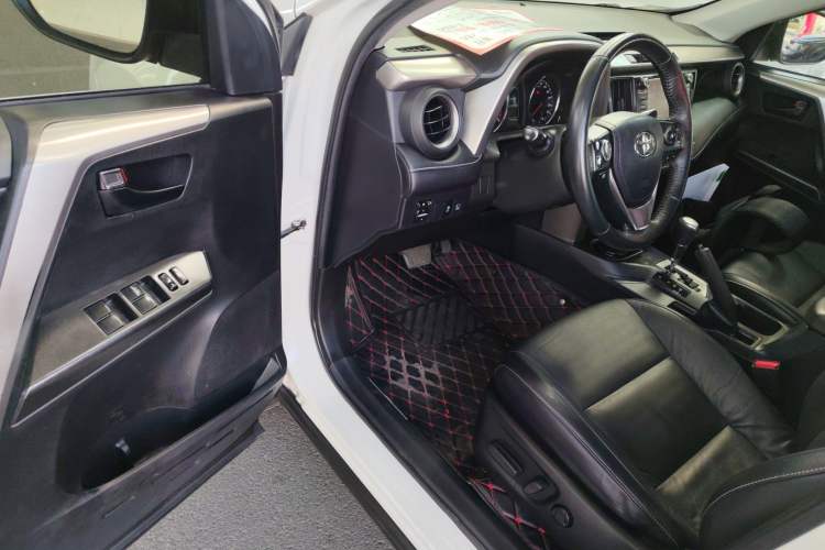 Used Toyota RAV4 2018 2.5L Automatic 4x4 Elite i Edition Driver Seat