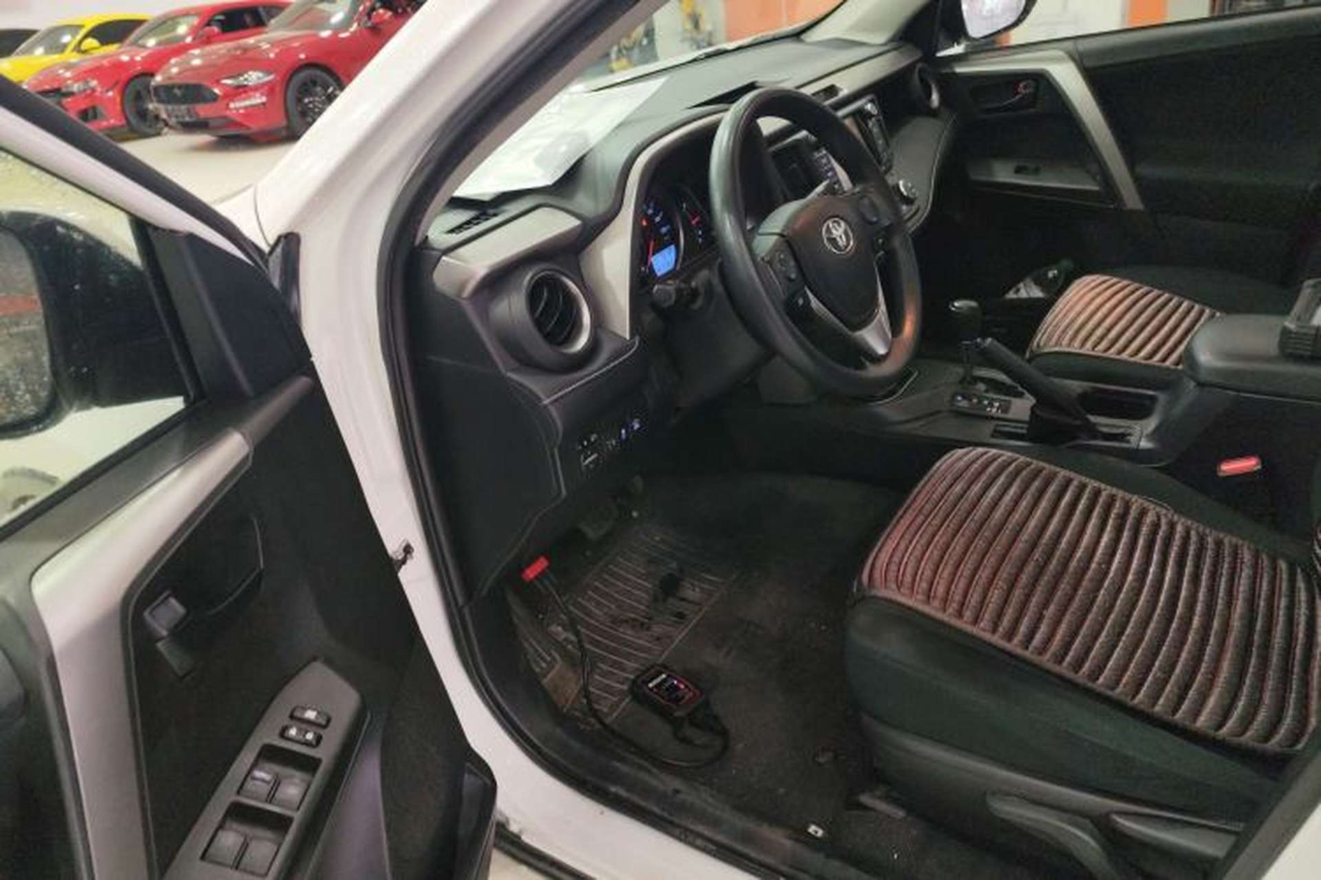 Used Toyota RAV4 2018 2.0L CVT Two-Wheel Drive Fashion X Edition Driver Seat