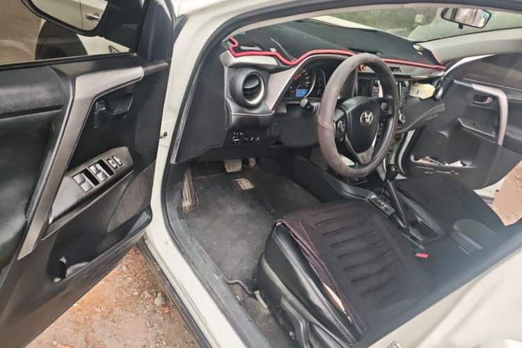 Used Toyota RAV4 2018 2.0L CVT Two-Wheel Drive Fashion X Edition Driver Seat
