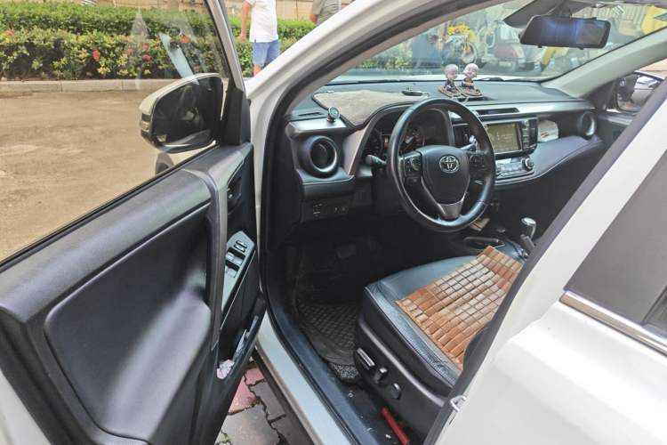 Used Toyota RAV4 2018 2.5L Automatic 4x4 Elite i Edition Driver Seat