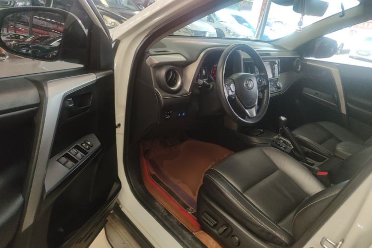 Used Toyota RAV4 2018 2.5L Automatic 4x4 Elite i Edition Driver Seat