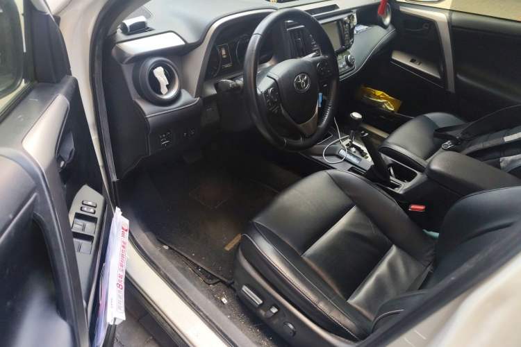 Used Toyota RAV4 2018 2.5L Automatic 4x4 Elite i Edition Driver Seat