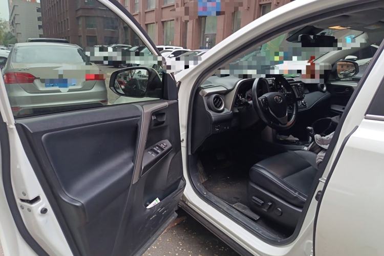 Used Toyota RAV4 2018 2.5L Automatic 4x4 Elite i Edition Driver Seat