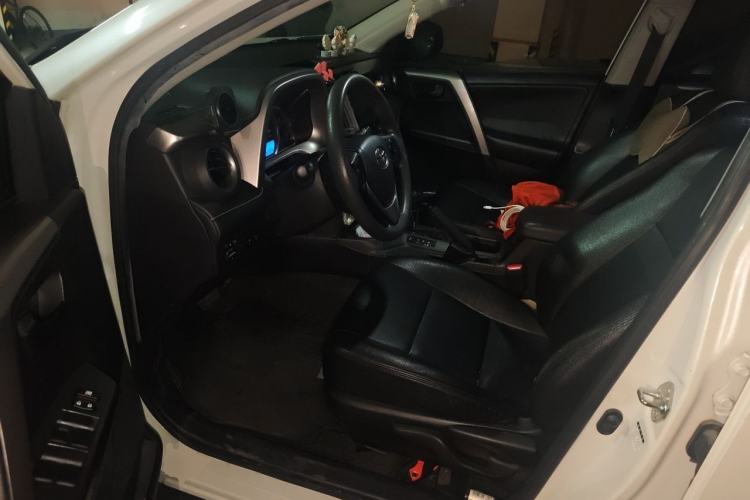 Used Toyota RAV4 2018 2.0L CVT Two-Wheel Drive Fashion X Edition Driver Seat