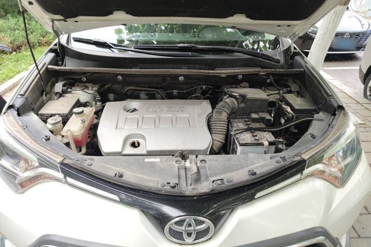 Used Toyota RAV4 2018 2.0L CVT Two-Wheel Drive Fashion X Edition Engine Bay