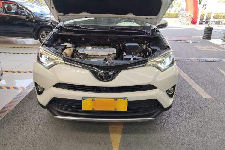 Used Toyota RAV4 2018 2.5L Automatic 4x4 Elite i Edition Engine Bay