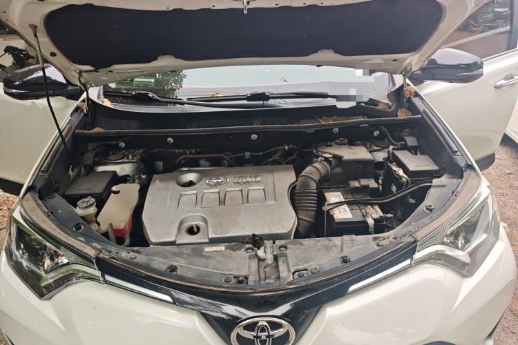 Used Toyota RAV4 2018 2.0L CVT Two-Wheel Drive Fashion X Edition Engine Bay