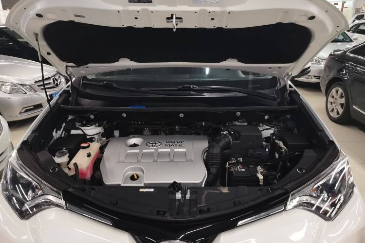 Used Toyota RAV4 2018 2.0L CVT Two-Wheel Drive Fashion X Edition Engine Bay