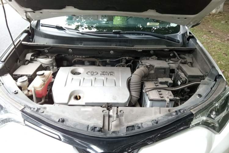 Used Toyota RAV4 2018 2.0L CVT Two-Wheel Drive Fashion X Edition Engine Bay