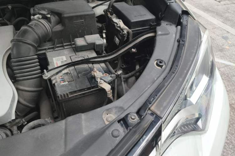 Used Toyota RAV4 2018 2.0L CVT Two-Wheel Drive Fashion X Edition Engine Bay Left
