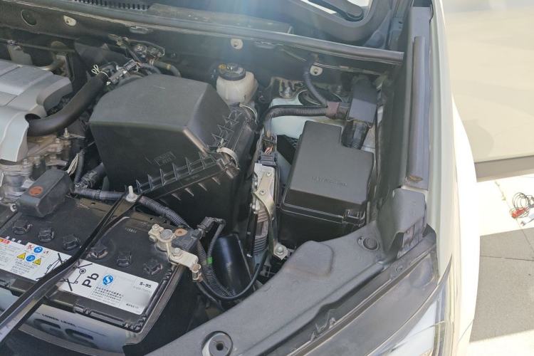 Used Toyota RAV4 2018 2.5L Automatic 4x4 Elite i Edition Engine Bay Left