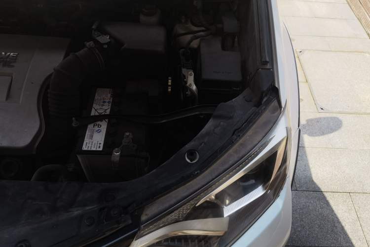 Used Toyota RAV4 2018 2.0L CVT Two-Wheel Drive Fashion X Edition Engine Bay Left