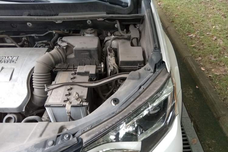 Used Toyota RAV4 2018 2.0L CVT Two-Wheel Drive Fashion X Edition Engine Bay Left