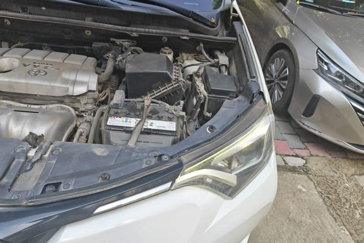 Used Toyota RAV4 2018 2.5L Automatic 4x4 Elite i Edition Engine Bay Left