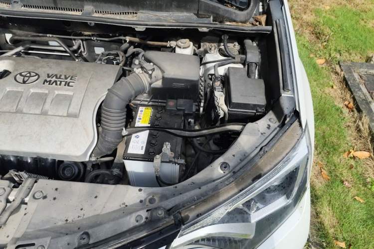 Used Toyota RAV4 2018 2.0L CVT Two-Wheel Drive Fashion X Edition Engine Bay Left