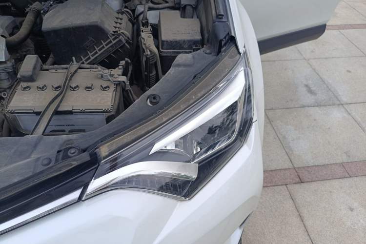 Used Toyota RAV4 2018 2.5L Automatic 4x4 Elite i Edition Engine Bay Left