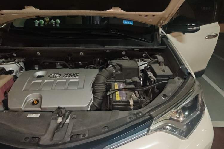 Used Toyota RAV4 2018 2.0L CVT Two-Wheel Drive Fashion X Edition Engine Bay Left