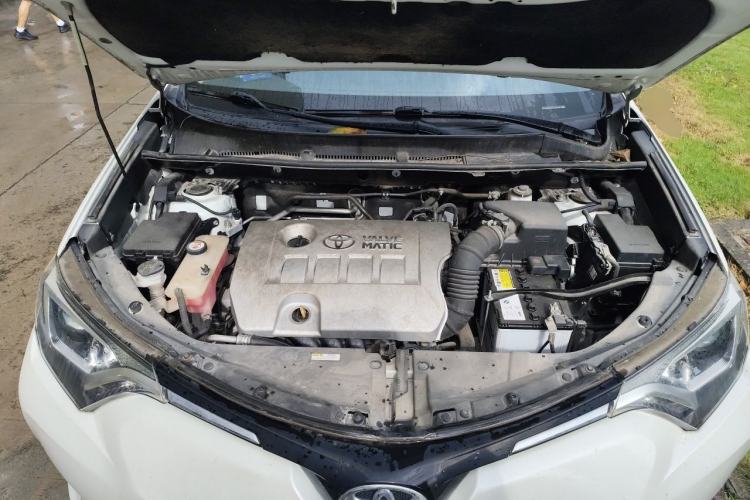 Used Toyota RAV4 2018 2.0L CVT Two-Wheel Drive Fashion X Edition Engine Bay