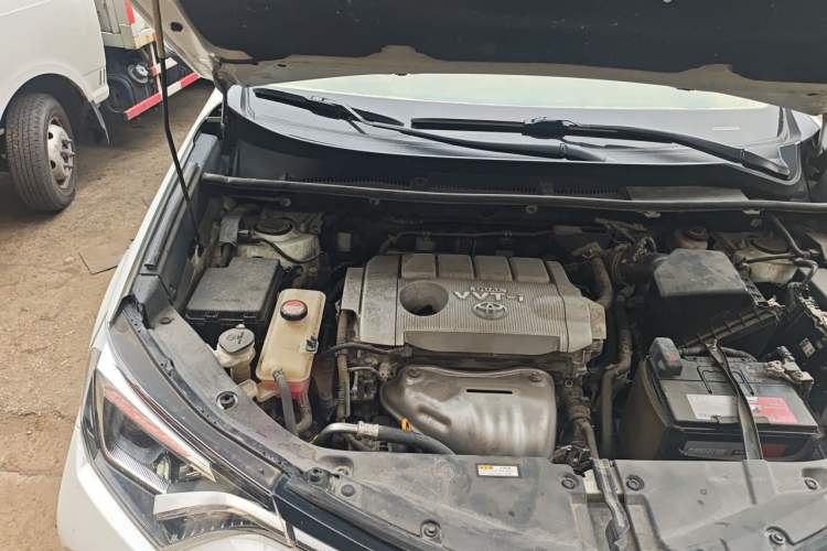 Used Toyota RAV4 2018 2.5L Automatic 4x4 Elite i Edition Engine Bay Right