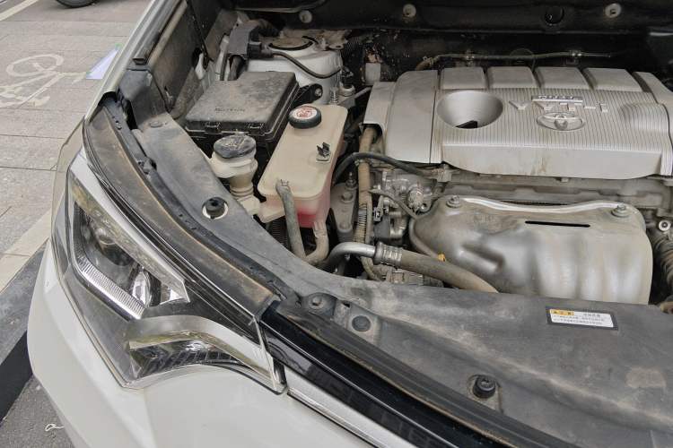 Used Toyota RAV4 2018 2.5L Automatic 4x4 Elite i Edition Engine Bay Right