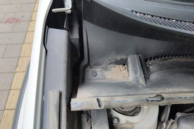 Used Toyota RAV4 2018 2.0L CVT Two-Wheel Drive Fashion X Edition Engine Bay Right