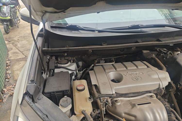 Used Toyota RAV4 2018 2.5L Automatic 4x4 Elite i Edition Engine Bay Right