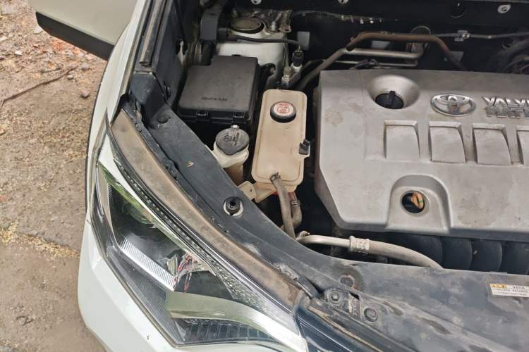 Used Toyota RAV4 2018 2.0L CVT Two-Wheel Drive Fashion X Edition Engine Bay Right