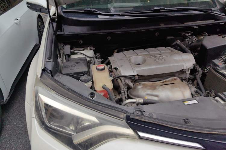 Used Toyota RAV4 2018 2.5L Automatic 4x4 Elite i Edition Engine Bay Right