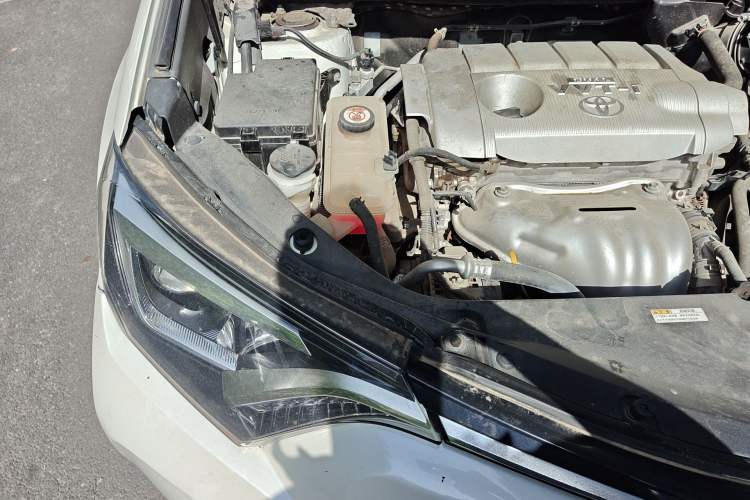 Used Toyota RAV4 2018 2.5L Automatic 4x4 Elite i Edition Engine Bay Right