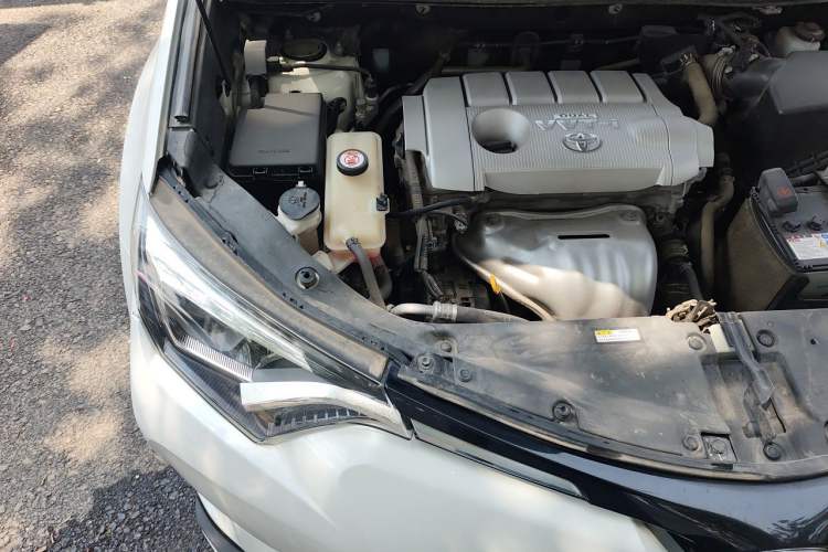 Used Toyota RAV4 2018 2.5L Automatic 4x4 Elite i Edition Engine Bay Right