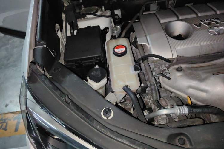 Used Toyota RAV4 2018 2.5L Automatic 4x4 Elite i Edition Engine Bay Right