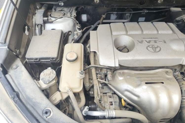 Used Toyota RAV4 2018 2.5L Automatic 4x4 Elite i Edition Engine Bay Right