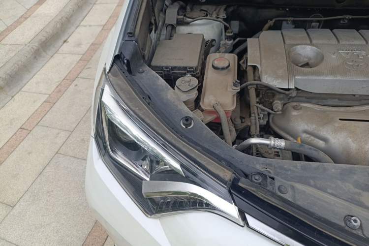 Used Toyota RAV4 2018 2.5L Automatic 4x4 Elite i Edition Engine Bay Right