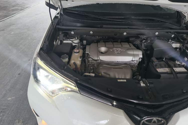 Used Toyota RAV4 2018 2.5L Automatic 4x4 Elite i Edition Engine Bay Right