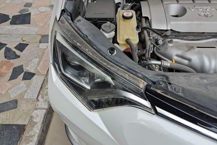 Used Toyota RAV4 2018 2.5L Automatic 4x4 Elite i Edition Engine Bay Right